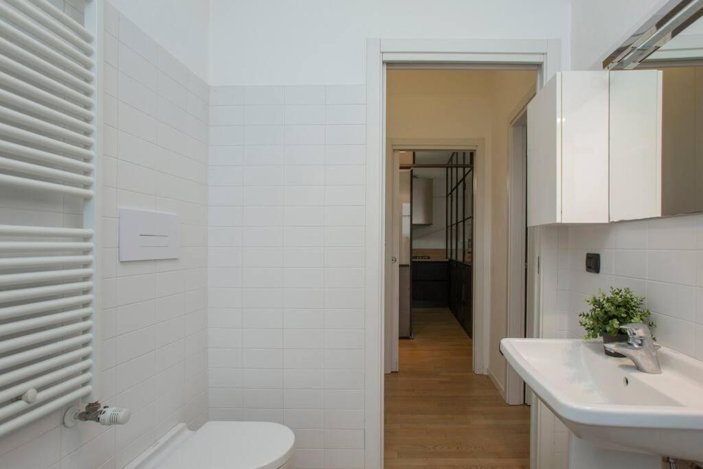Stazione - Nuovo E Moderno Appartamento. Apartamento Milán